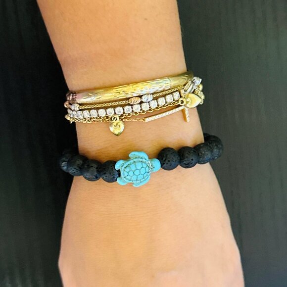 Black Beaded Turtle Charm Bracelet - Picture 5 of 5